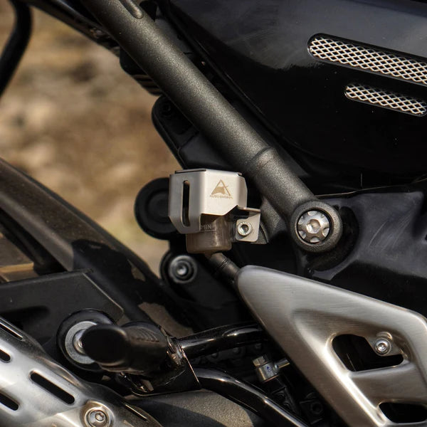 Brake Oil Reservoir Guard for Triumph Scrambler 400X / Speed 400 - Auto Engina