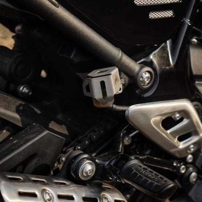 Brake Oil Reservoir Guard for Triumph Scrambler 400X / Speed 400 - Auto Engina