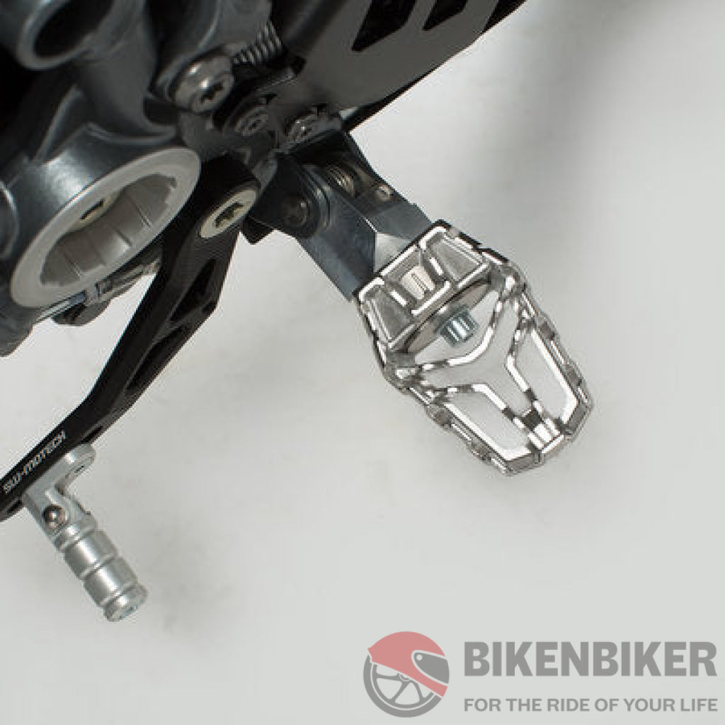 Bmw G 310 Gs Ergonomics - Evo Footrest Kit Sw-Motech Footpegs