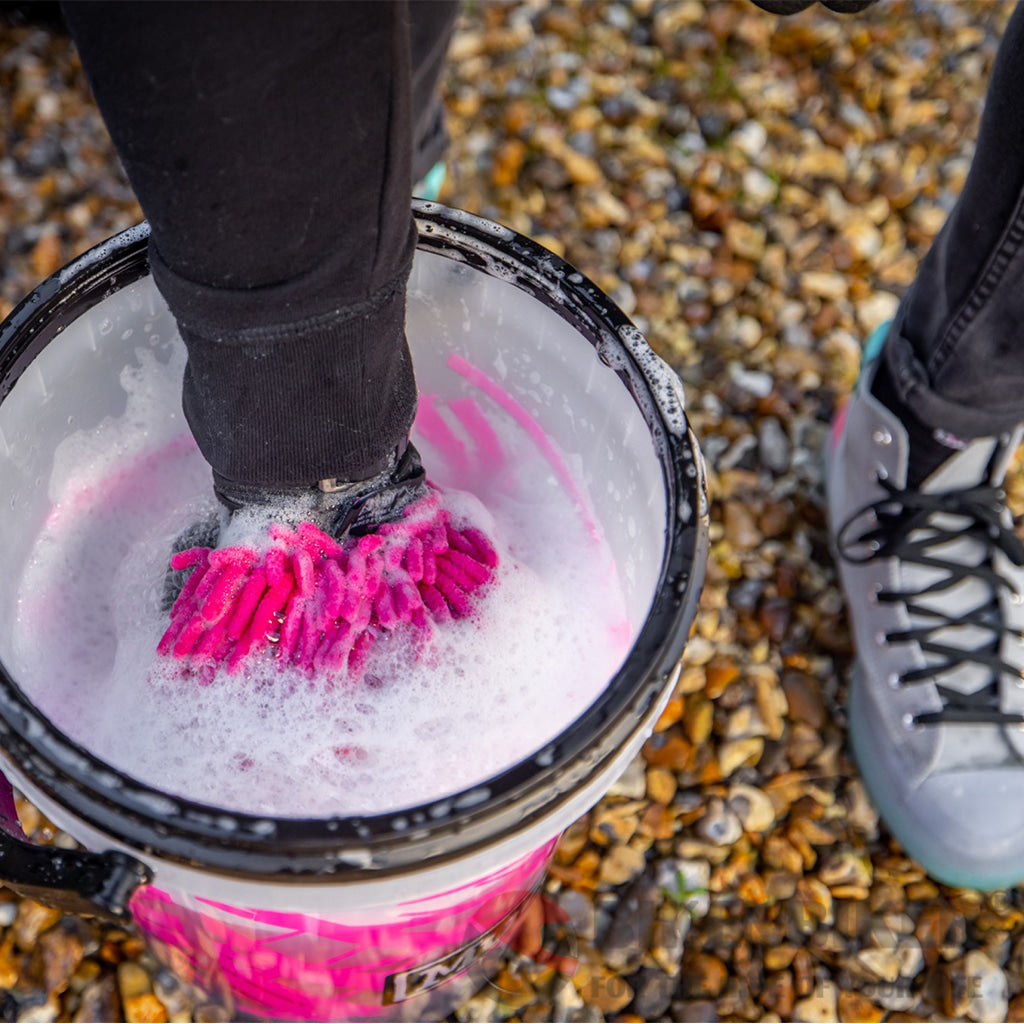 Muc-Off 2In1 Chenille Microfibre Wash Mitt Bike Care